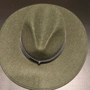 NWOT Vince Camuto hat